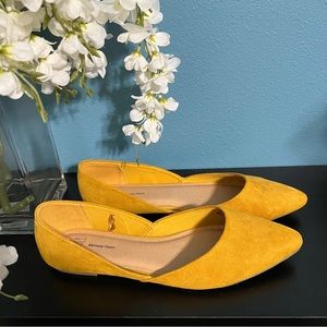 NWOT Time and Tru Suede Mustard Dress Flats SZ 10M